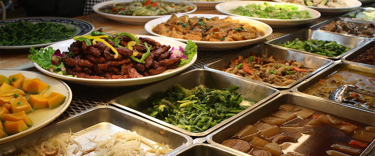 宜蘭菩提寺-疫情期間提供經濟拮据人士免費的【彌陀餐】 宜蘭菩提寺-疫情期間提供經濟拮据人士免費的【彌陀餐】