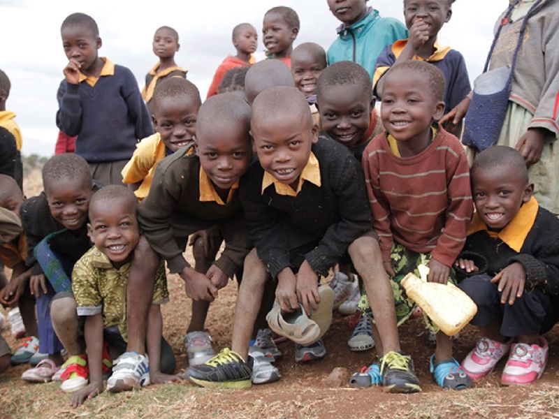 舊鞋! 救命 讓孩子的臉上再次綻放笑容!