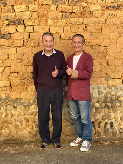 <鐵若水>個在廟口的自在空間 一杯傳統工藝烏龍茶… 鹿港廟口店就此誕生。 <鐵若水>個在廟口的自在空間 一杯傳統工藝烏龍茶… 鹿港廟口店就此誕生。