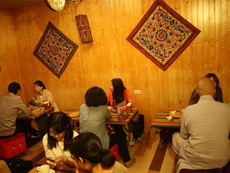 3 idiots toast & curry 三個傻瓜印度蔬食